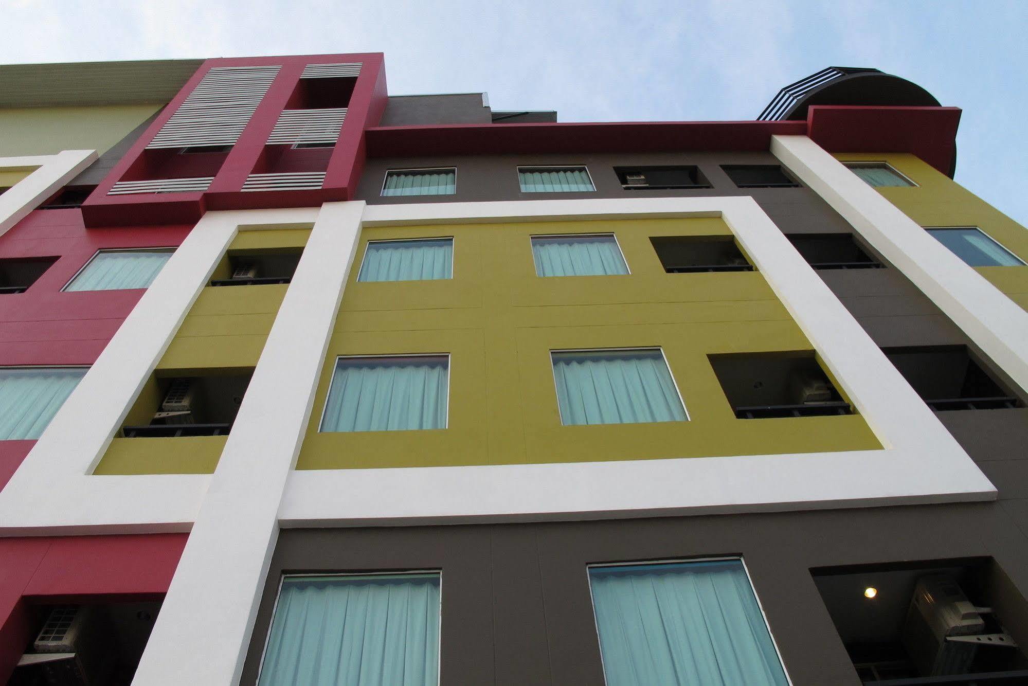 Trendy Hotel Nakhon Pathom Exterior foto