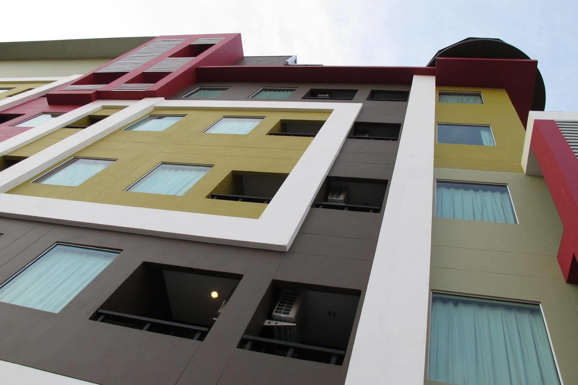 Trendy Hotel Nakhon Pathom Exterior foto