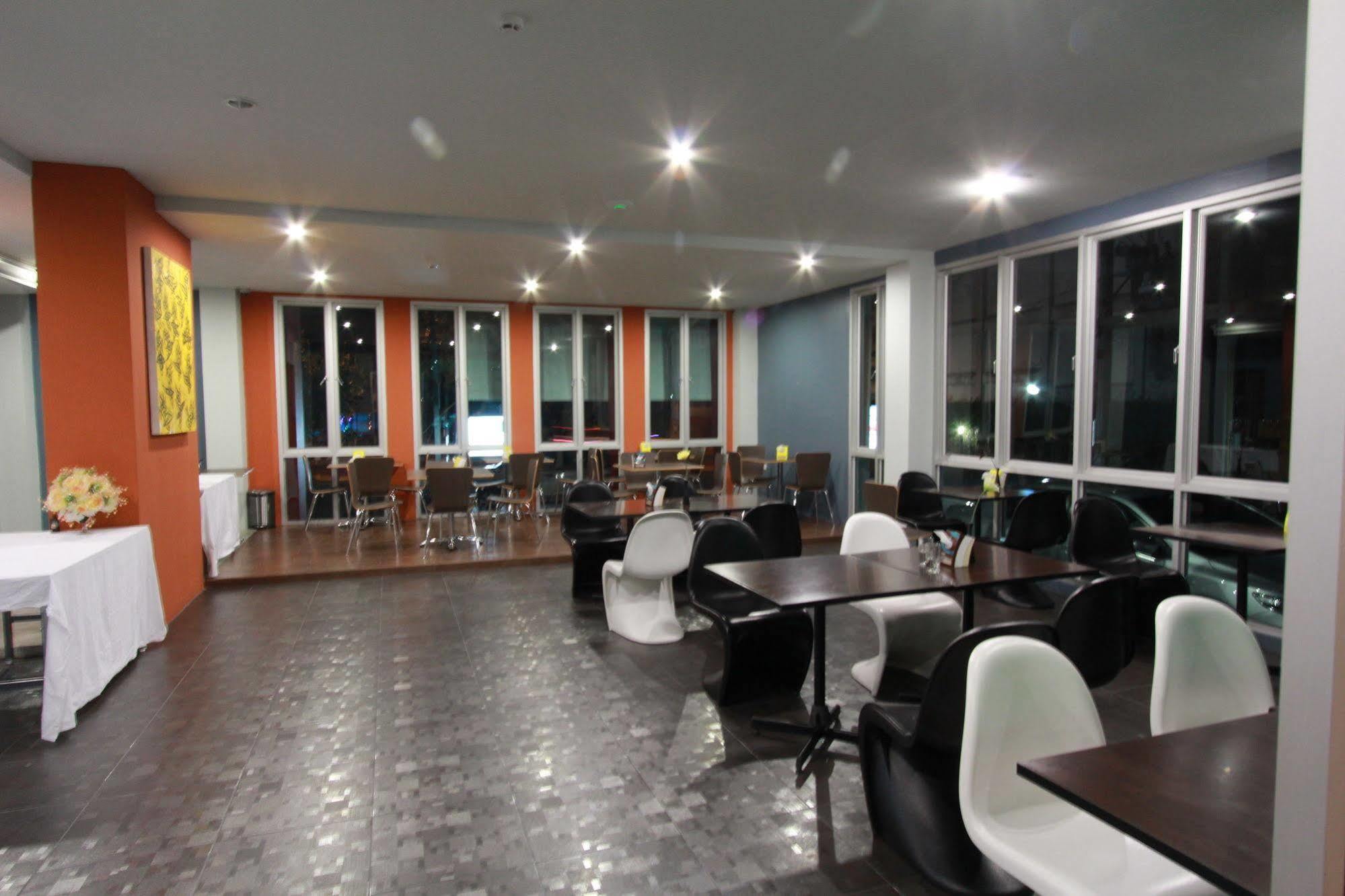 Trendy Hotel Nakhon Pathom Exterior foto