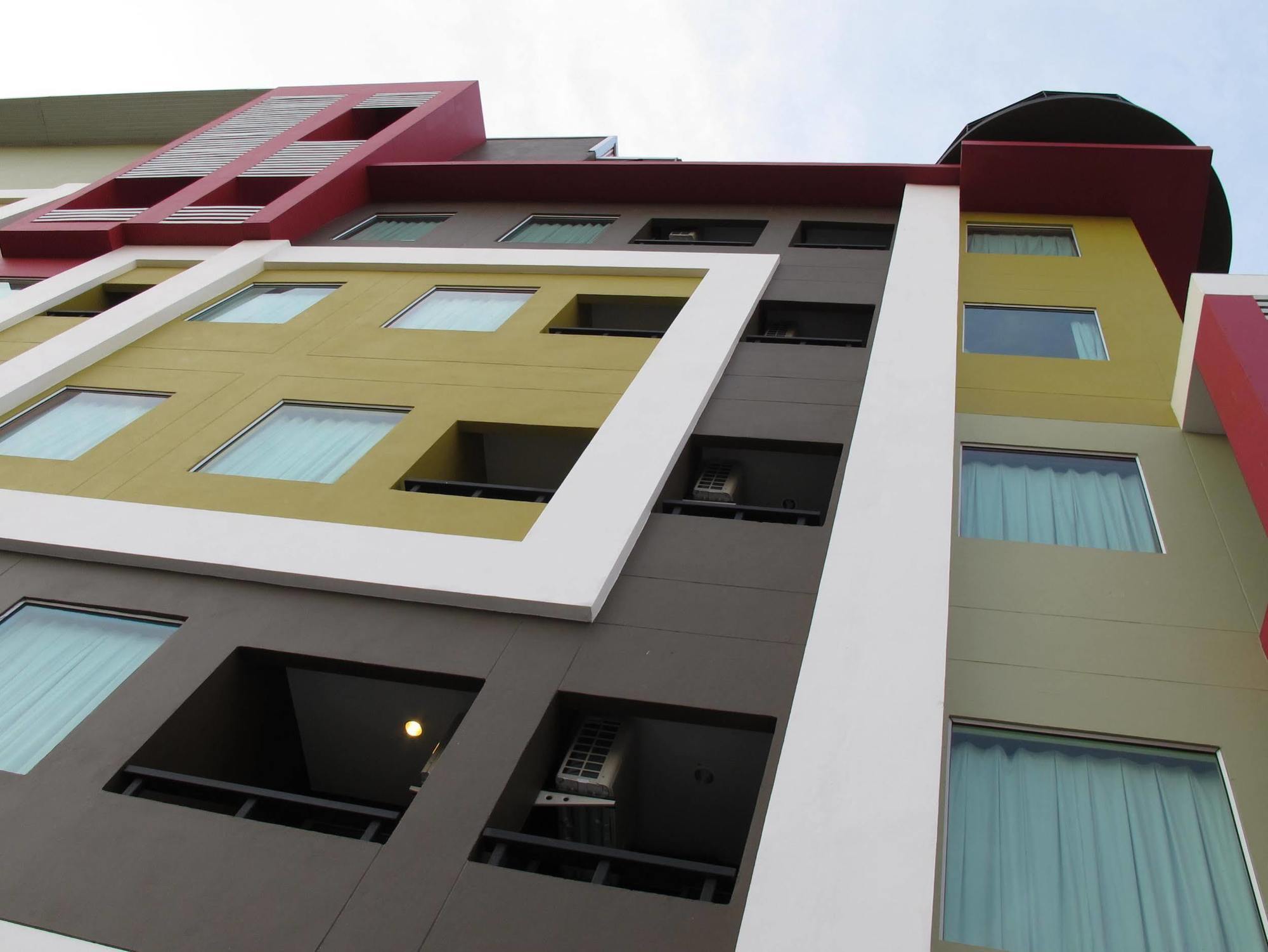 Trendy Hotel Nakhon Pathom Exterior foto