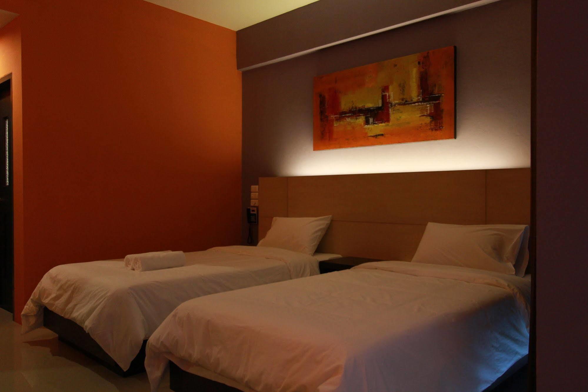 Trendy Hotel Nakhon Pathom Exterior foto