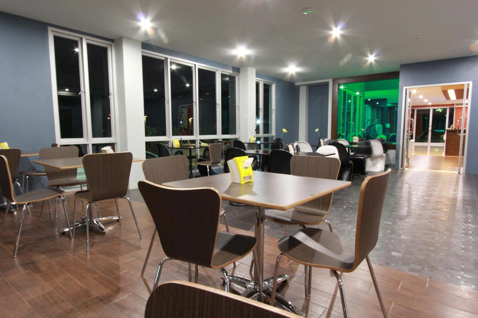 Trendy Hotel Nakhon Pathom Exterior foto