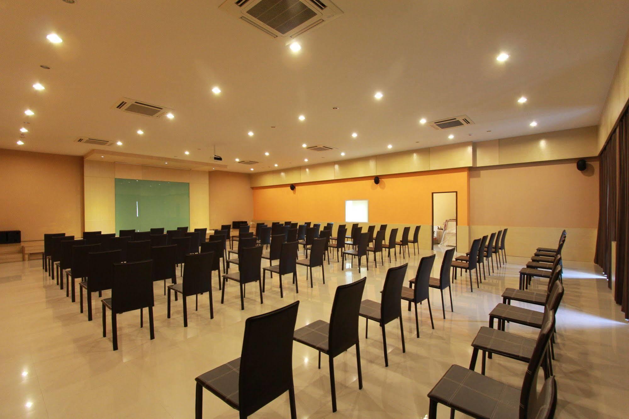 Trendy Hotel Nakhon Pathom Exterior foto